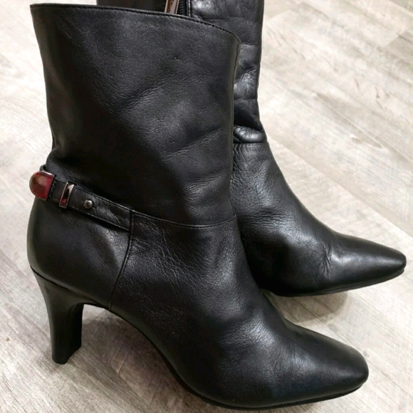 Bandolino Shoes - 👢Bandolino Size 7 W Black Boots 👢